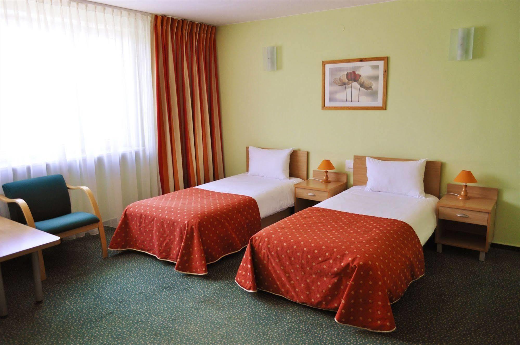 Hotel Wilanów Warszawa by DeSilva Buitenkant foto