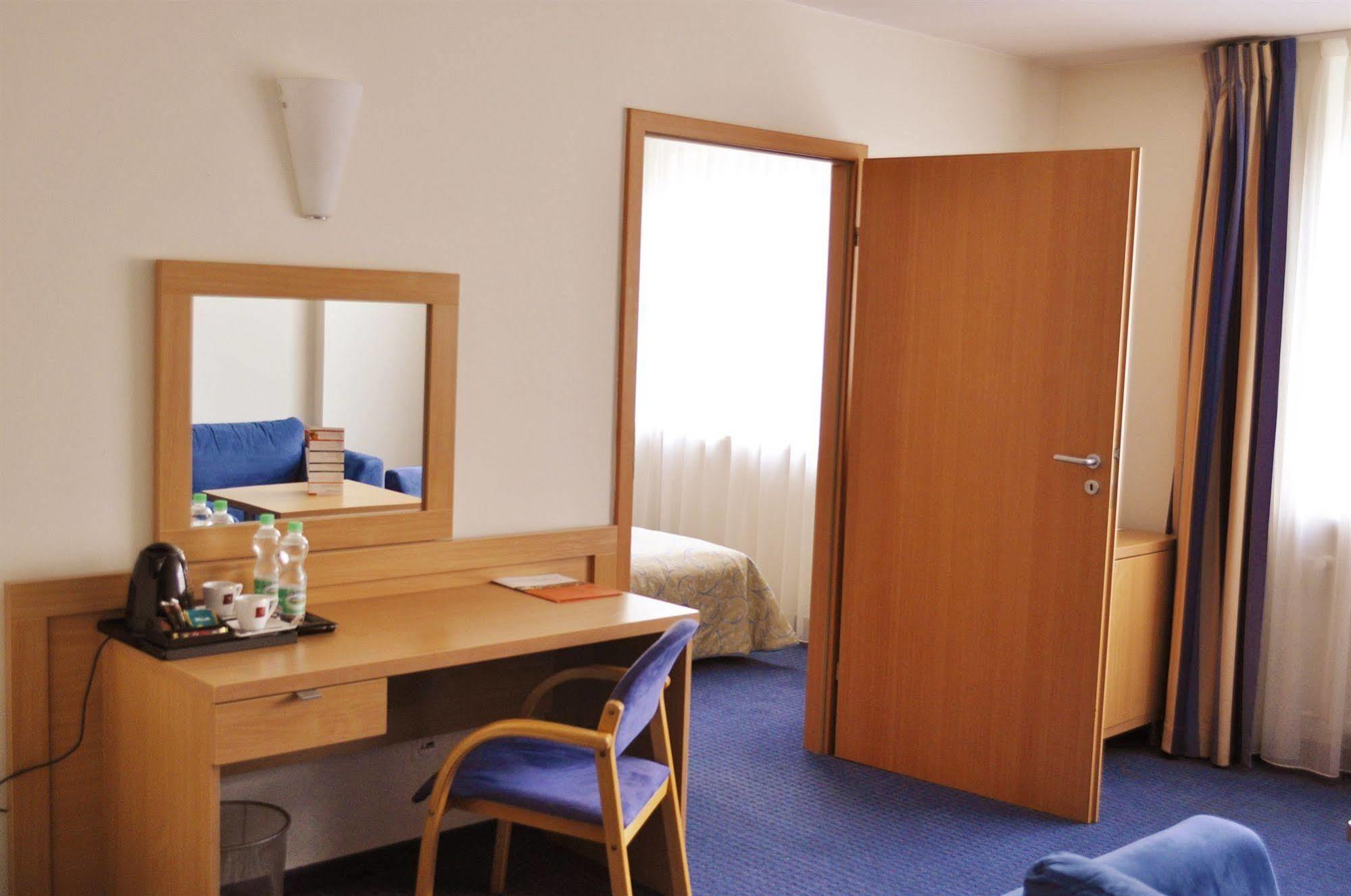 Hotel Wilanów Warszawa by DeSilva Buitenkant foto