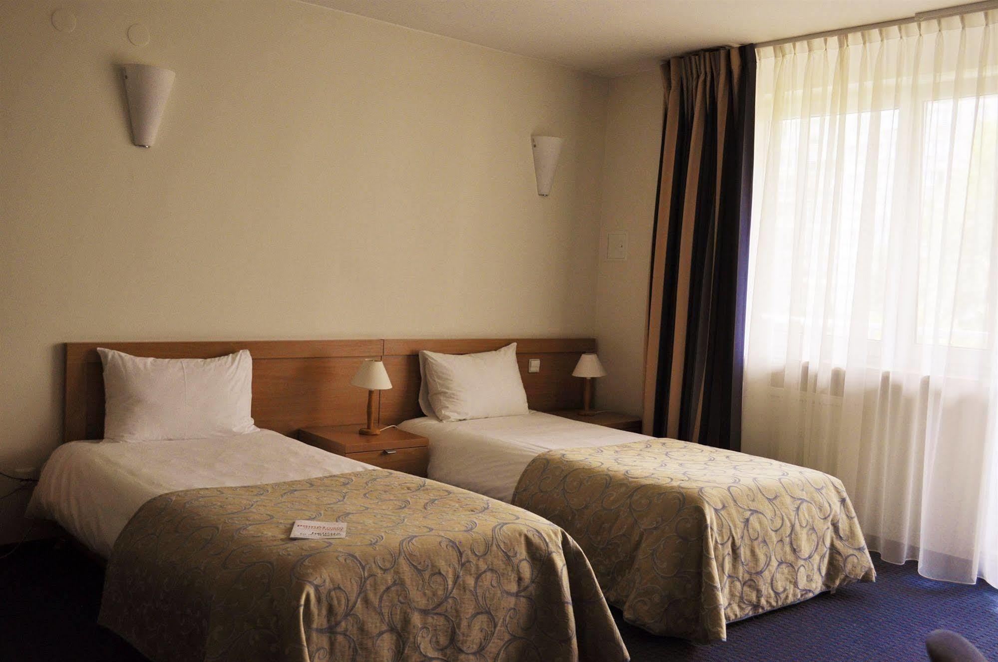 Hotel Wilanów Warszawa by DeSilva Buitenkant foto