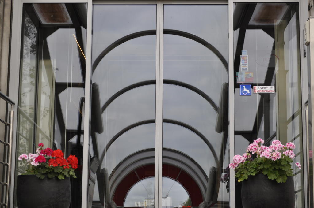 Hotel Wilanów Warszawa by DeSilva Buitenkant foto